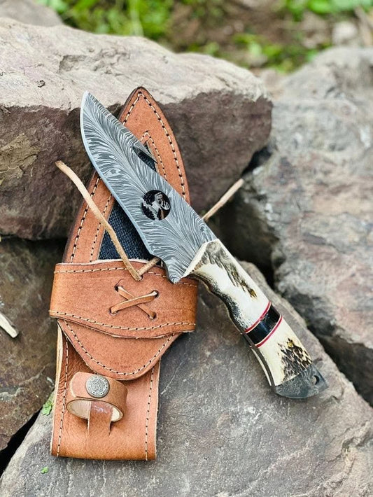 Guthook Hunter knife with Damascus steel blade