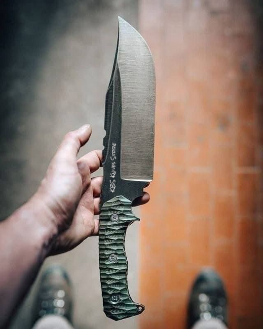 Tactical bowie knife 1095 steel 10 inch blade with green black G10 handle