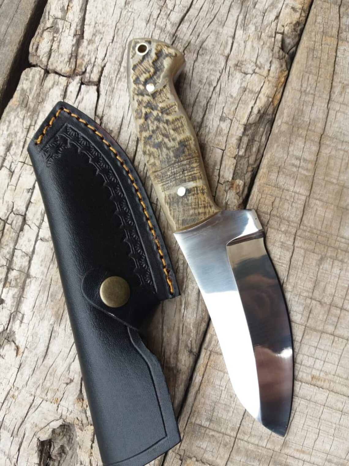 8.5-inch handmade D2 steel knife with mountain sheep horn handle