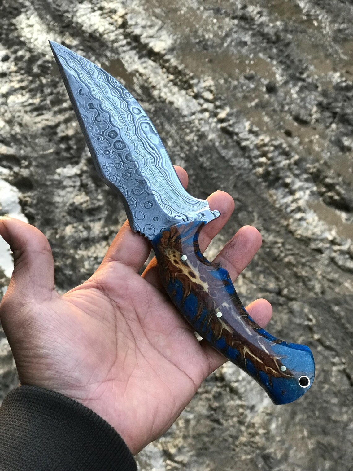 Handmade Damascus blade knife with leather sheath by KBS Knives