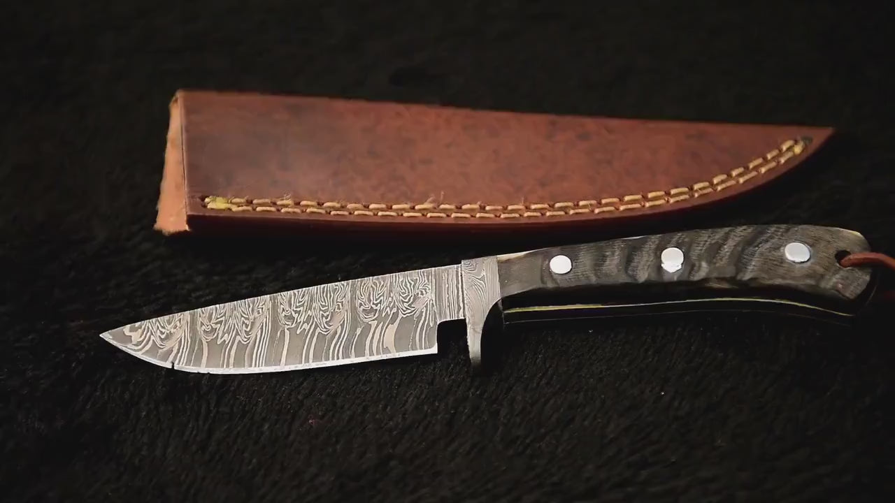 Custom Handmade Fire Pattern Damascus Steel Hunting Knife with Leather Sheath