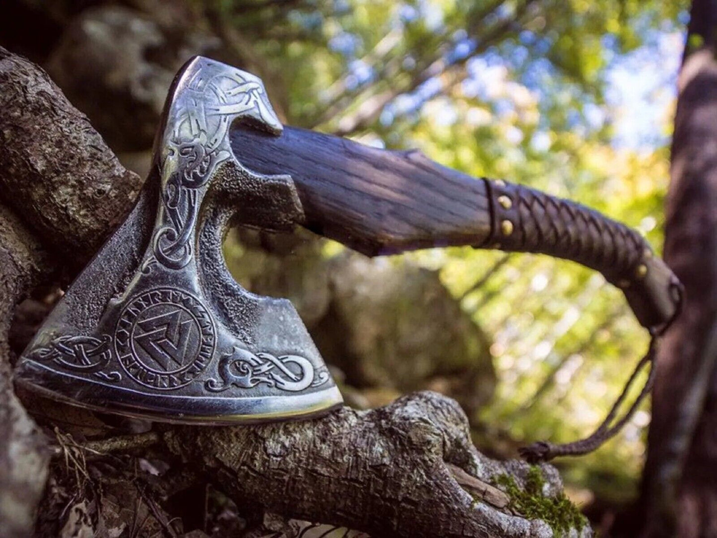 Warrior’s Edge Native American Tomahawk with engraved 1095 steel blade