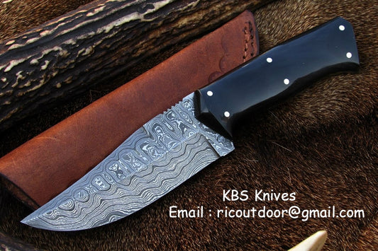 Custom Handmade Damascus Deer Hunting Knife with Buffalo Horn Handle