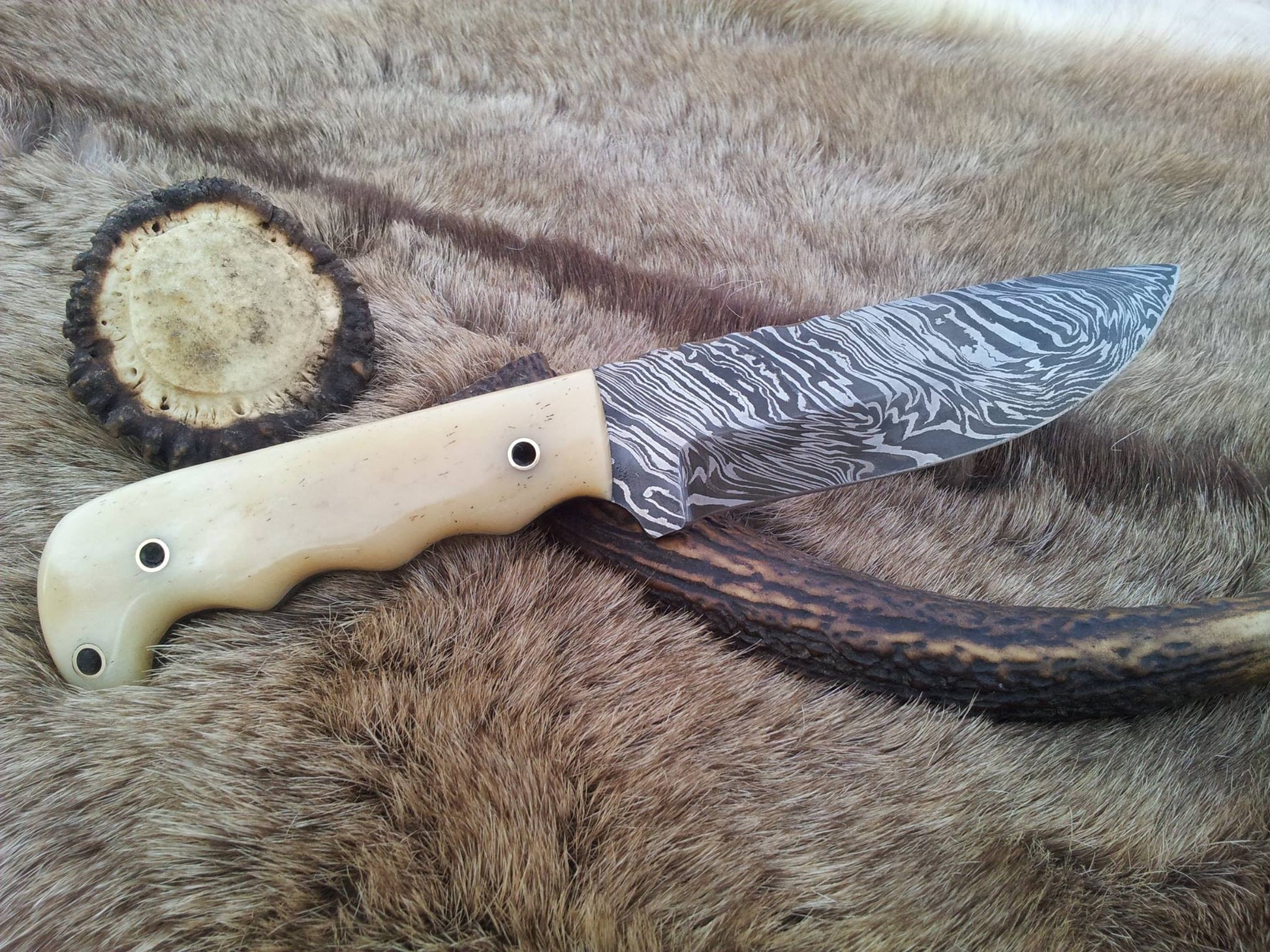 Custom handmade Damascus steel outdoor hunting knife with bone handle
