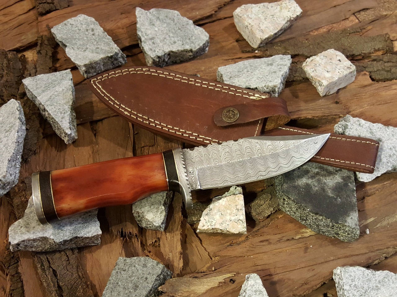 Custom Handmade Hunting Knife with Damascus Steel
