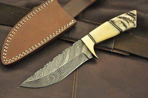 Handmade Damascus Steel Hunting Knife