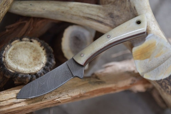 Your Perfect Companion: Custom Cowboy Belt Knife!