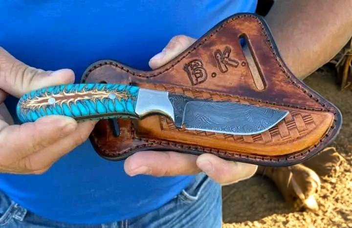 Western Knives – Classic Blades with Sheaths