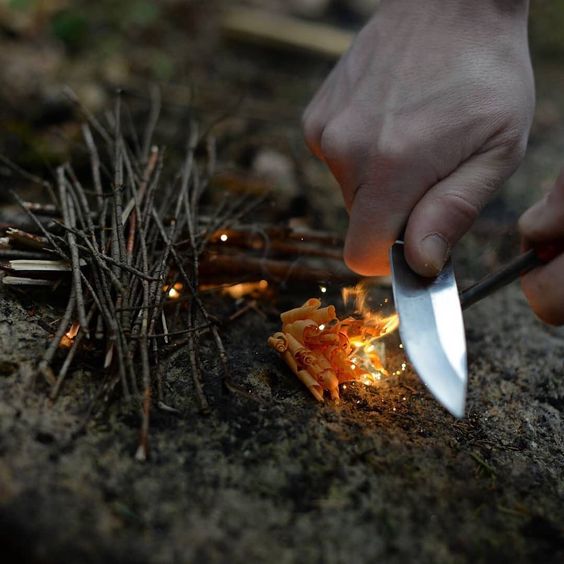 bushcraft blades
