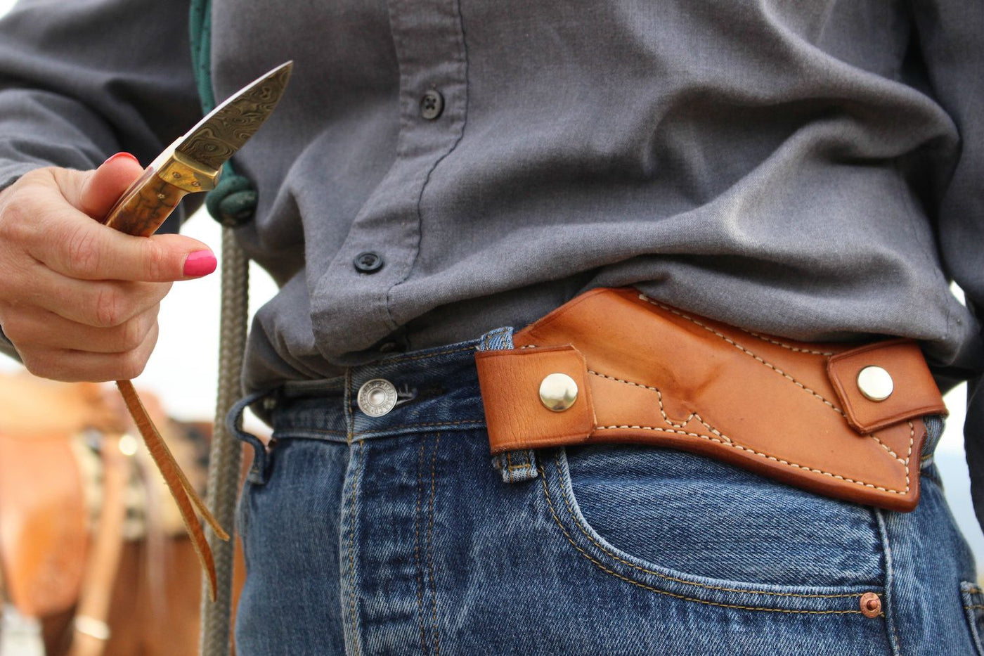 Full tang cowboy belt knife with steel blade and Western sheath