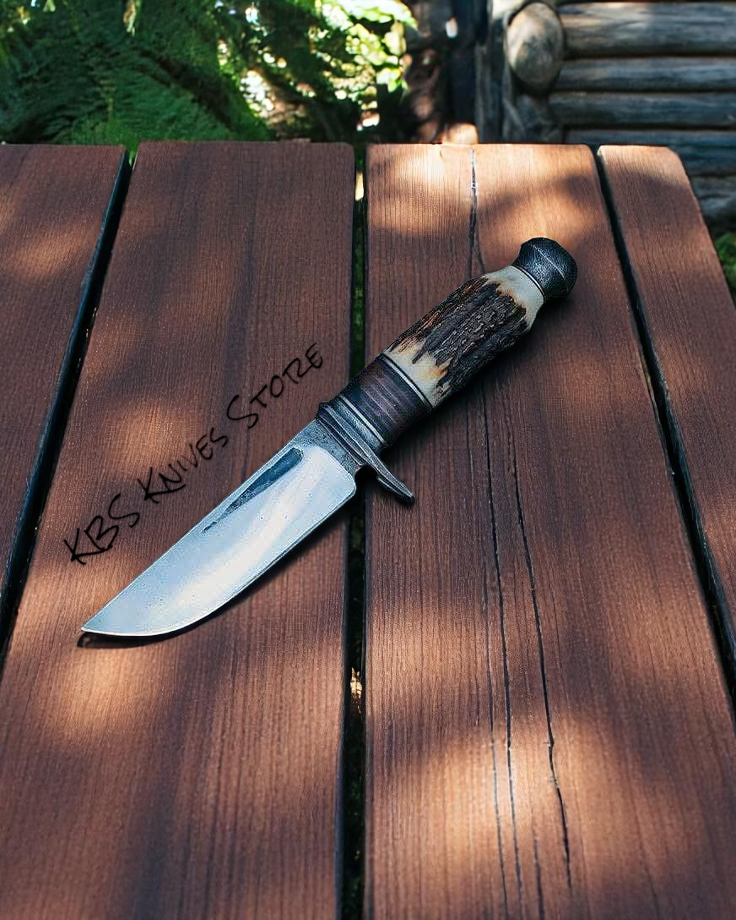 Season’s Shadow – Hunting knife with 1095 high carbon steel & antler horn handle

