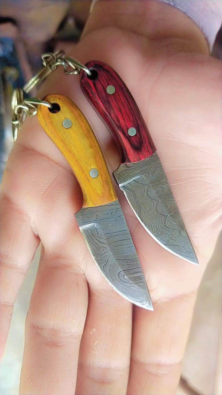 Damascus Steel EDC knife keychain with Exotic Wood handle
