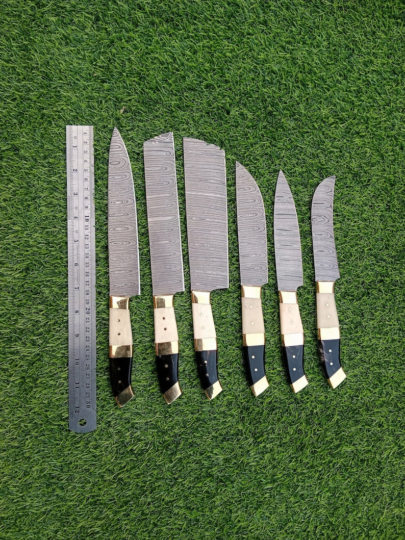 The Culinary Excellence 6Piece Kitchen Knives Set with Damascus Stee