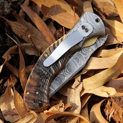 Sheep horn handle of the Mountain Majesty folding pocket knife