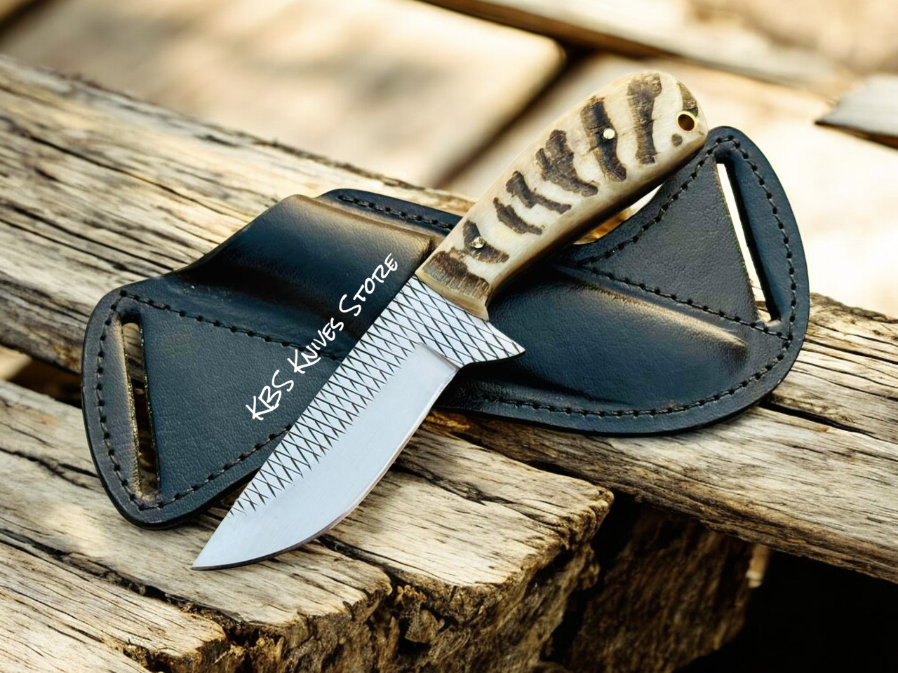 Cowboy-Style Hunting Knife with Sheath – 3.9" Rasp Steel Blade