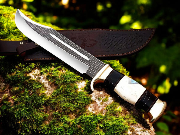 Display of the entire 16-inch knife, highlighting the combination of the long blade and the classic handle design.