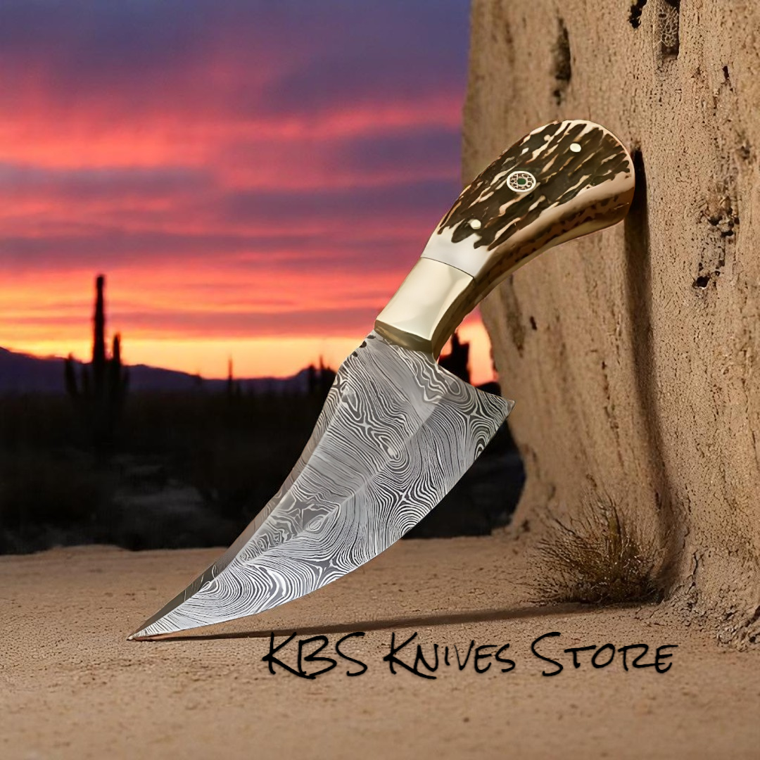 Saddle Mountain Skinner – Damascus Steel Deer Skinning Knife with Antler Handle & Leather Sheath

