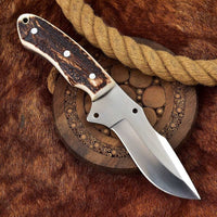 Good skinning knife with full tang D2 steel construction and Rockwell Hardness 55-58 HRC.
