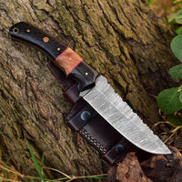 Wilderness Wanderer: Hunting Knife with Twist Damascus Steel Blade, Wenge Wood and Olivewood Handle, and Leather Sheath