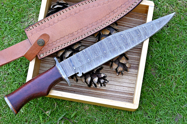 Wilderness Master: Hunting Bowie Knife with Damascus Steel Blade, Rosewood Handle, Damascus Guard, and Leather Sheath