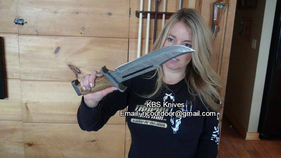 Damascus Steel Bowie Knife