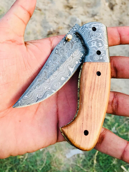 Damascus steel handmade pocket folding knife