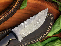 Full Tang Custom Handmade Damascus Steel Hunting Skinning Knife