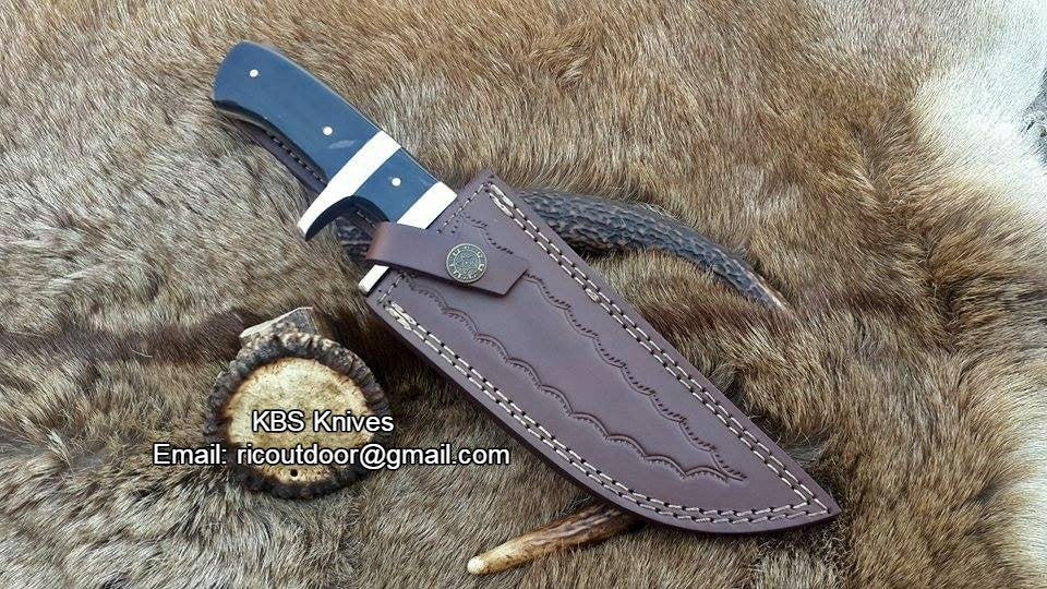 Full Tang Damascus Hunting Knife with Buffalo Horn Handle and Finger Guard
