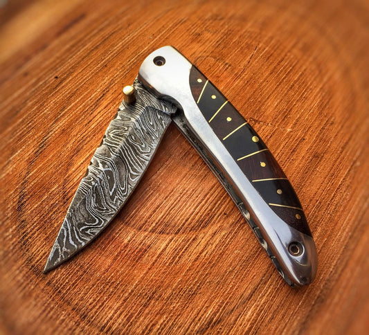 Premium leather sheath for the Everyday Carry Damascus steel pocket knife.