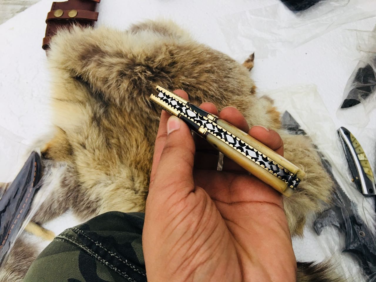 [DAMASCUS_KNIVES], [HUNTING_KNIVES], [KNIFE], [HANDMADE_KNIVES], [SKINNING_KNIVES], [DAGGER_KNIVES], [TRACKER_KNIVES], [KITCHEN_KNIVES], [FOLDING_KNIVES] - KBS Knives Store
