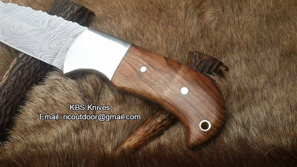 Rosewood handle with steel bolster on Ridgeback Hunter Knife