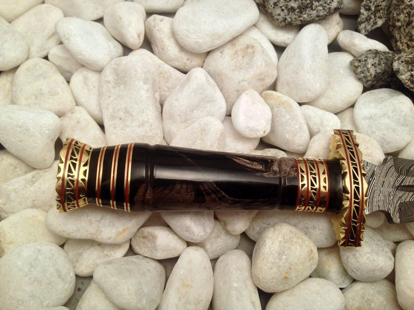 Custom handmade hunters knife with buffalo horn handle