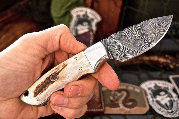 Damascus steel skinning knife