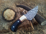 Damascus Steel Skinning Knife With Buffalo Horn