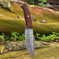 tunning Damascus Steel Hunting Knife with a Rose Wood Handle and 10-inch length, complete with a leather sheath!