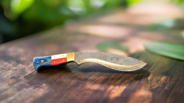 Top rated kukri with a 9-inch Damascus steel blade and Texas Flag design handle.
