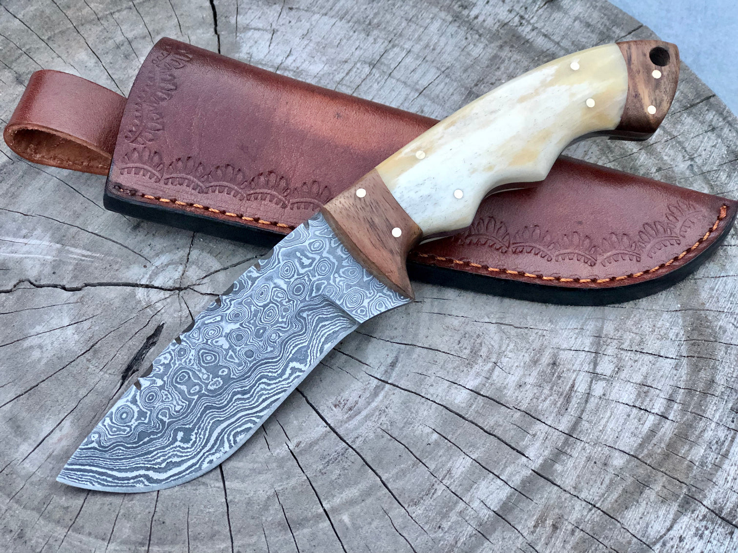 Premium Custom Damascus Steel Raindrop Hunting Knife