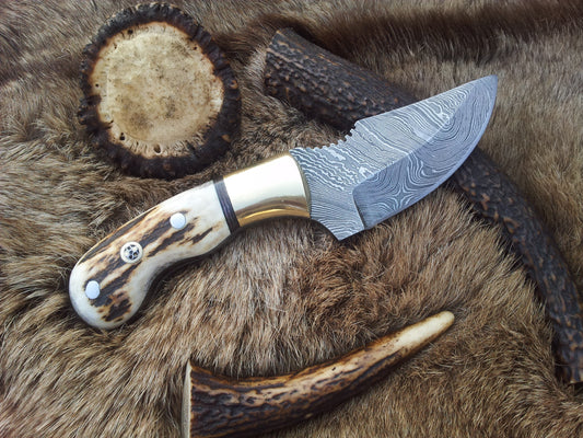 Custom Damascus Steel Field Dressing Deer Skinning Knife – 7.25 Inch Drop Point Blade with Antler Horn Handle

